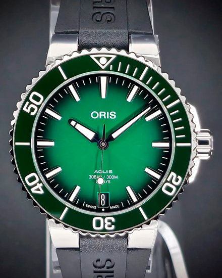 No Reserve - Oris Aquis Date 41.5MM Green Dial Rubber Strap (01 400 7769 4157)