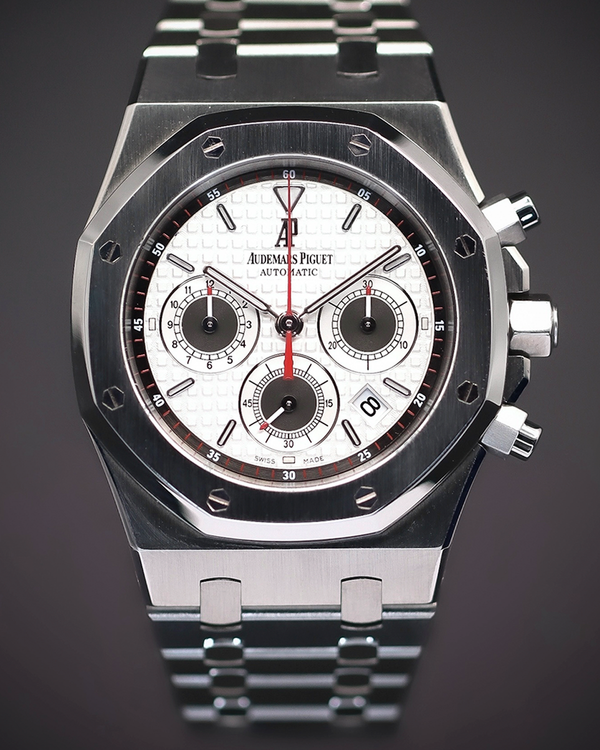 2011 Audemars Piguet Royal Oak "Panda" 39MM Silver Dial Steel Bracelet (26300ST.OO.1110ST.06)