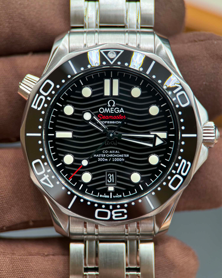 2018 Omega Seamaster Diver 300M 42MM Black Dial Steel Bracelet (210.30.42.20.01.001)