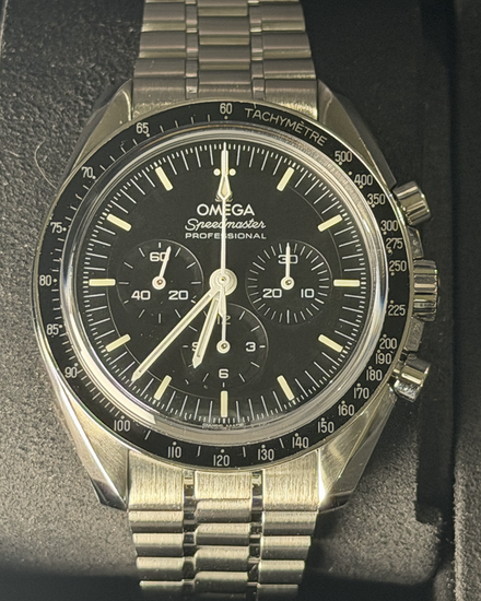 No Reserve - 2022 Omega Speedmaster Professional Moonwatch 42MM Black Dial Steel Bracelet (310.30.42.50.01.002)