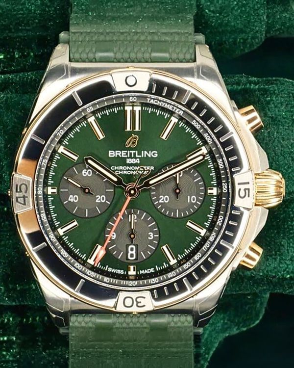 Breitling Chronomat B01 42MM Green Dial Rubber Strap (UB0134131L1S1)