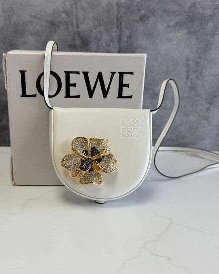 No Reserve - Loewe Small Heel Pouch 4.92 x 4.52 x 0.78IN Leather Gold-Tone/Crystal Hardware Flower Leather Strap (Heel Pouch)