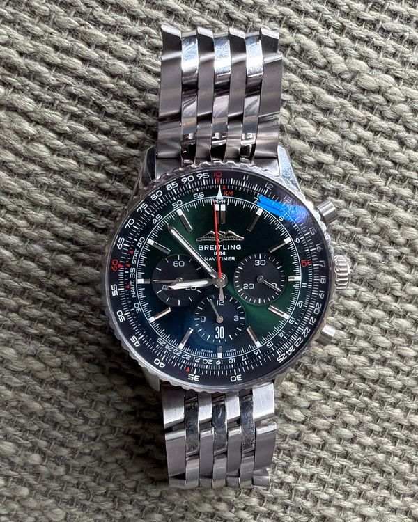 2025 Breitling Navitimer B01 Chronograph 46MM Green Dial Steel Bracelet (AB0137)