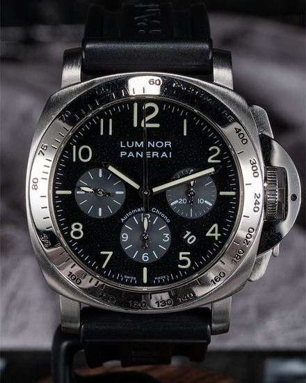 2003 Panerai Luminor Chrono L. E. 44MM Black Dial Rubber Strap (PAM00162)