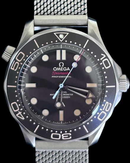 No Reserve - 2021 Omega Seamaster Diver 300M "007 Edition" 42MM Brown Dial Titanium Bracelet (210.90.42.20.01.001)