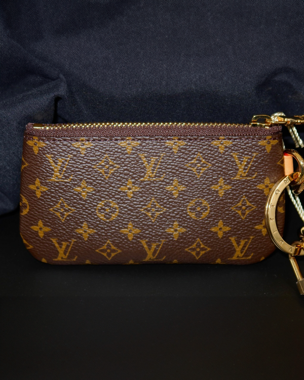 No Reserve - Louis Vuitton Phone Holder LV Monogram 4.7 × 2.6 × 0.4IN Coated Canvas Gold-Tone Hardware Coated Canvas/Gold-Tone Strap (Phone Bag)