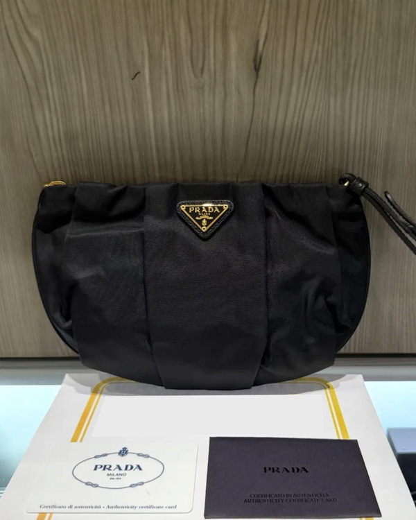 Prada Tessuto 6in x 8.75in x 0.75in Black Nylon Gold-Tone Hardware (Tessuto)