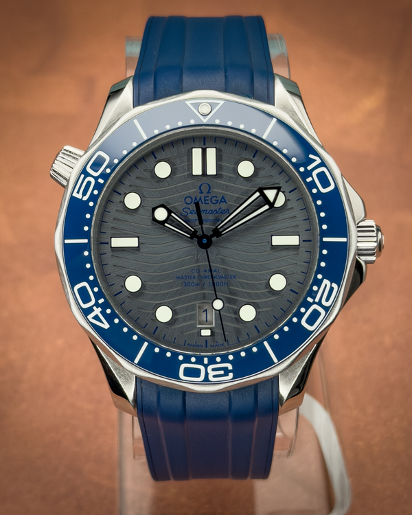 2020 Omega Seamaster Diver 300M 42MM Grey Dial Rubber Strap (210.32.42.20.06.001)