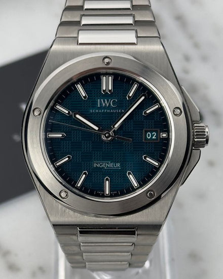 2026 IWC Schaffhausen Ingenieur 40MM Green Dial Steel Bracelet (IW328903)