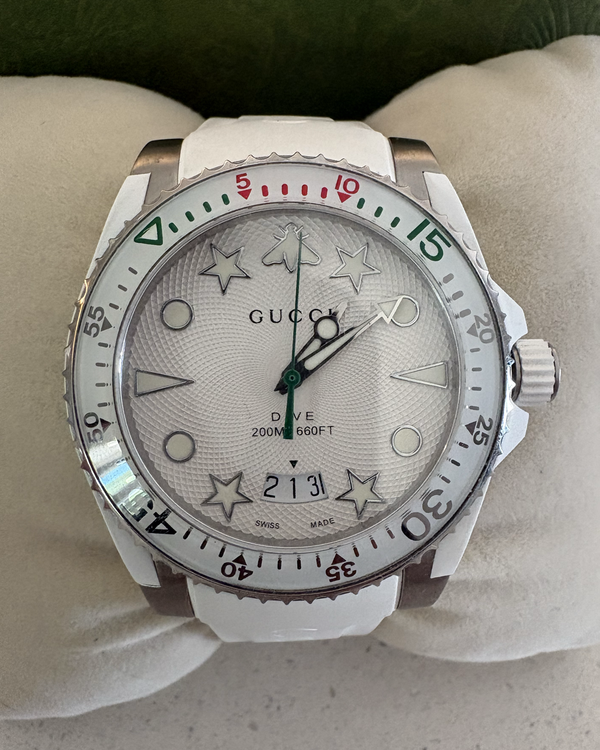 No Reserve - Gucci Dive 40MM Quartz Silver Dial Rubber Strap (136.3)