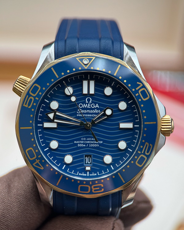 2024 Omega Seamaster Diver 300M 42MM Blue Dial Rubber Strap (210.22.42.20.03.001)