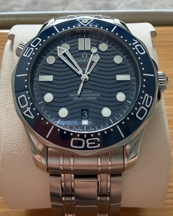 No Reserve - 2022 Omega Seamaster Diver 300M 42MM Blue Dial Steel Bracelet (210.30.42.20.03.001)