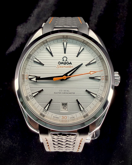 2025 Omega Seamaster Aqua Terra 150M 41MM Silver Dial Rubber Strap (220.10.41.21.02.001)