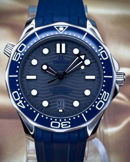2019 Omega Seamaster Diver 300M 42MM Grey Dial Rubber Strap (210.32.42.20.06.001)