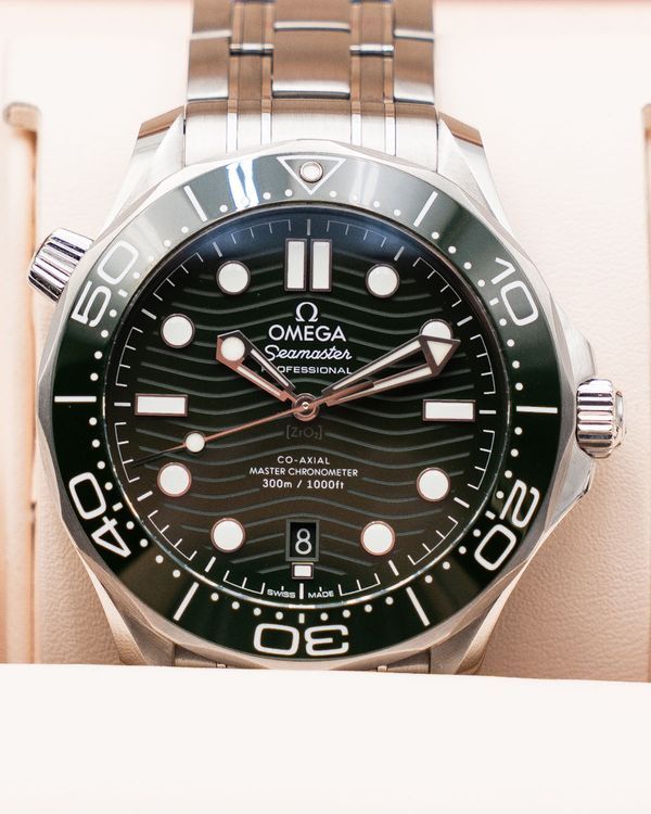 2023 Omega Seamaster Diver 300M "Seaweed" 42MM Green Dial Steel Bracelet (210.30.42.20.10.001)