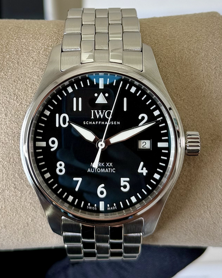 2023 IWC Schaffhausen Pilot's Watch Mark XX 40MM Black Dial Steel Bracelet (IW328202)