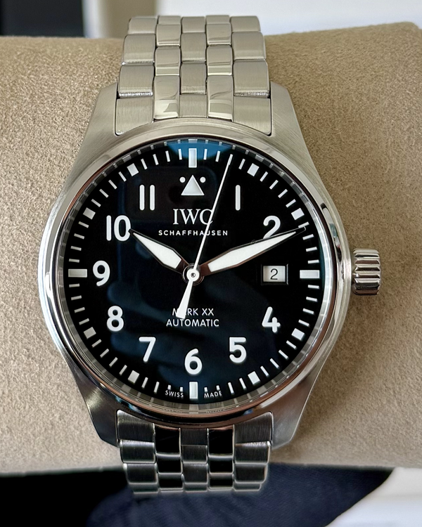 2023 IWC Schaffhausen Pilot's Watch Mark XX 40MM Black Dial Steel Bracelet (IW328202)