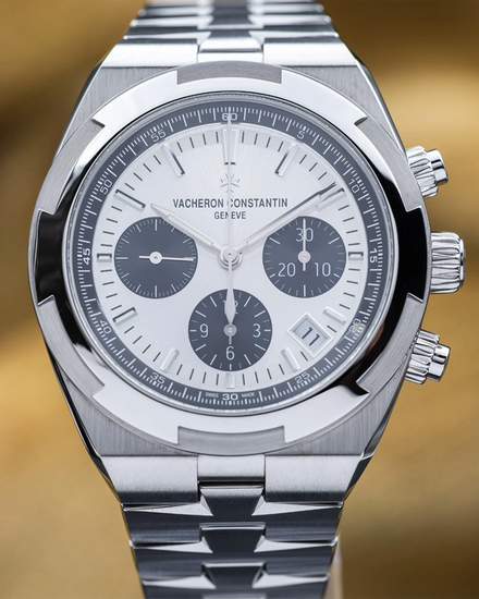 2025 Vacheron Constantin Overseas Chronograph "Panda" 42.5MM Silver Dial Steel Bracelet (5520V/210A-B686)