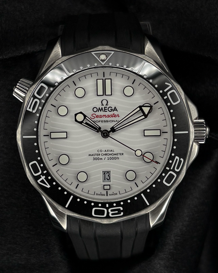 2024 Omega Seamaster Diver 300M 42MM White Dial Rubber Strap (210.32.42.20.04.001)