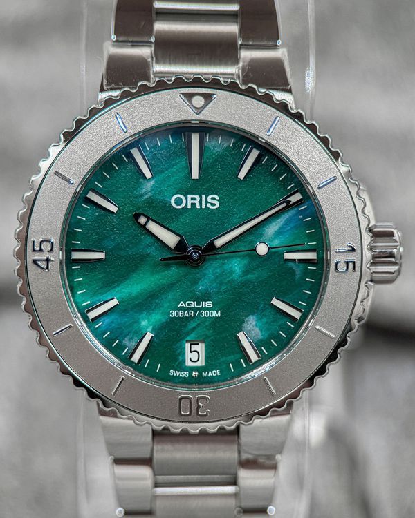 No Reserve - Oris Aquis Date (01 733 7770 4137)