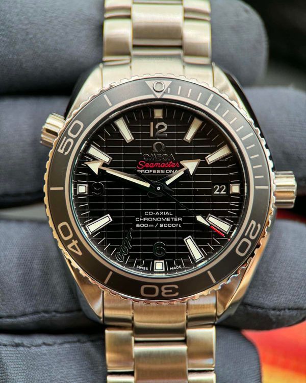 2013 Omega Seamaster Planet Ocean 600M “Skyfall” L.E. 42MM Black Dial Steel Bracelet (232.30.42.21.01.004)