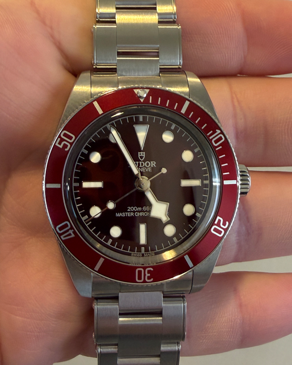 No Reserve - 2025 Tudor Black Bay 58 39MM Red Dial Steel Bracelet (M7939A1A0RU-0001)