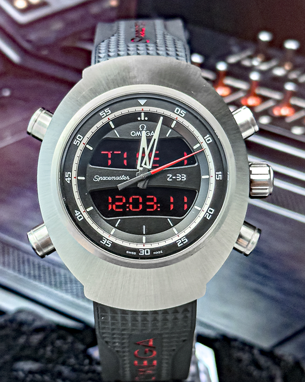 Omega Speedmaster Spacemaster Z-33 43MM Quartz Black Dial Rubber Strap (325.92.43.79.01.001)