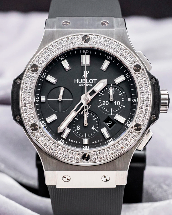 Hublot Big Bang Evolution 44MM Black Dial Rubber Dial (301.SX.1170.GR.1104)