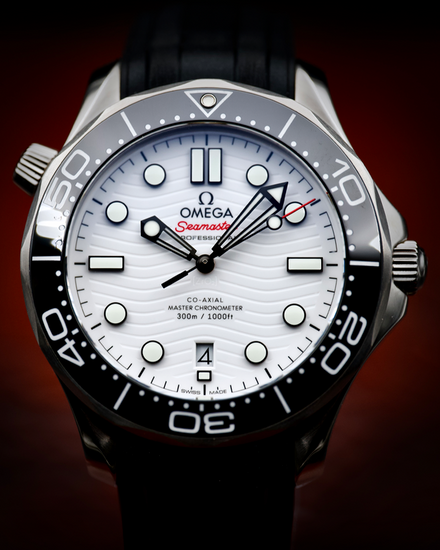No Reserve - 2025 Omega Seamaster Diver 300M 42MM White Dial Rubber Strap (210.32.42.20.04.001)