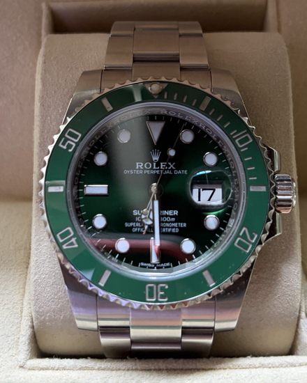 2017 Rolex Submariner Date "Hulk" 40MM Green Dial Oyster Bracelet (116610LV)