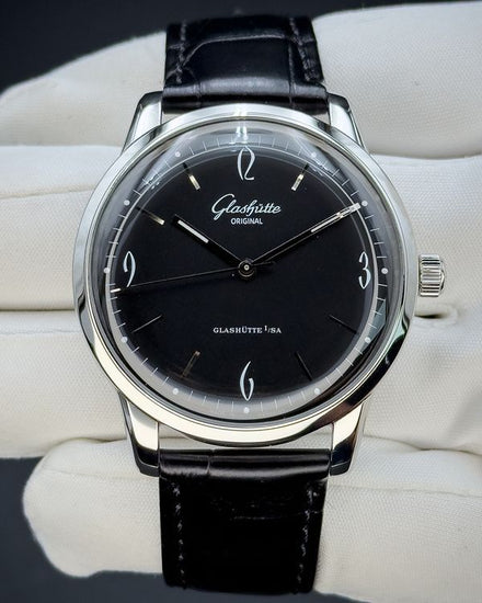 No Reserve - 2019 Glashütte Original Sixties 39MM Black Dial Leather Strap (1-39-52-04-02-04)