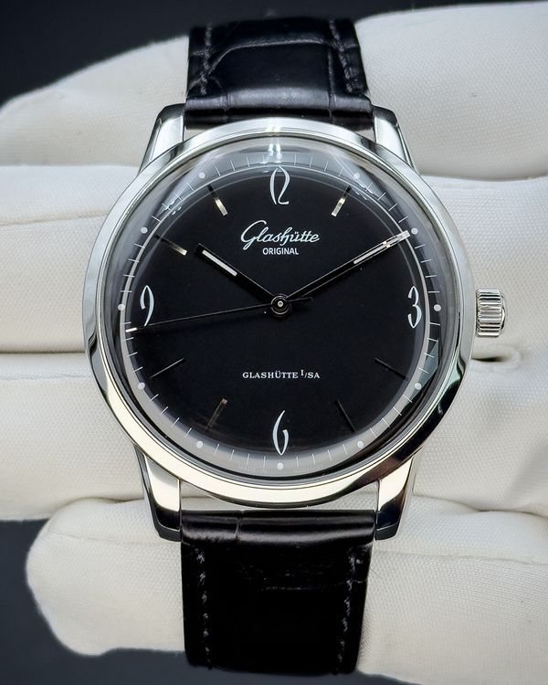 No Reserve - Glashütte Original Sixties (1-39-52-04-02-04)
