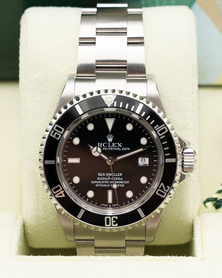 Rolex Sea-Dweller 4000 40MM Black Dial Oyster Bracelet (16600)