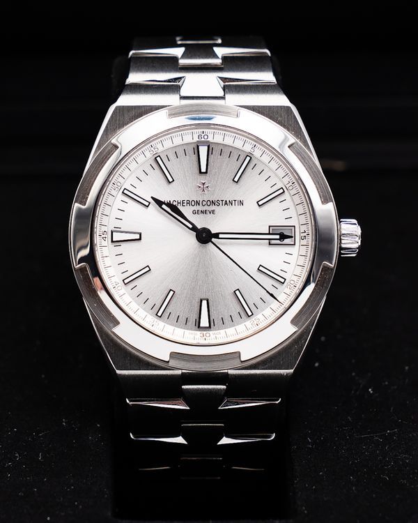 2021 Vacheron Constantin Overseas 41MM Silver Dial Steel Bracelet (4500V/110A-B126)