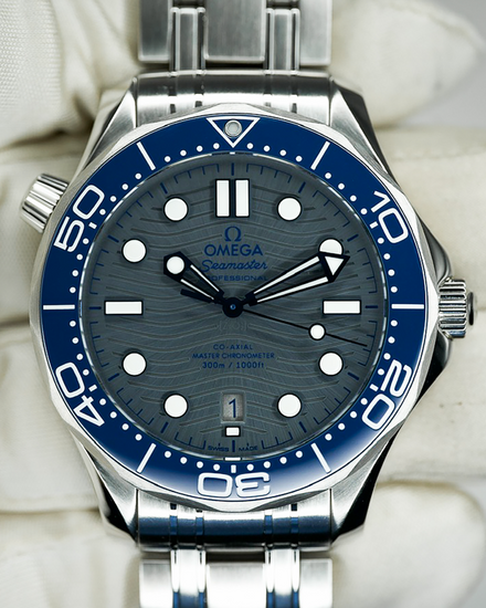 No Reserve - 2022 Omega Seamaster Diver 300M 42MM Grey Dial Steel Bracelet (210.30.42.20.06.001)