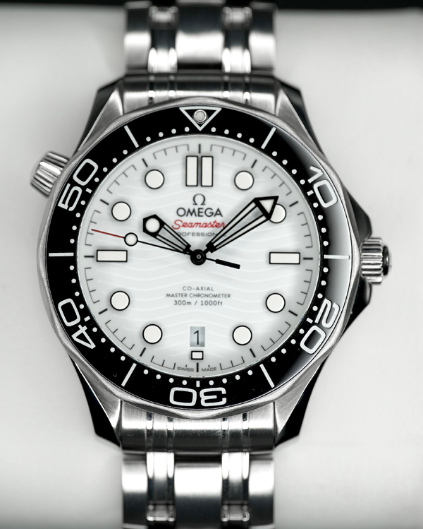 No Reserve - 2022 Omega Seamaster Diver 300M 42MM White Dial Steel Bracelet (210.30.42.20.04.001)