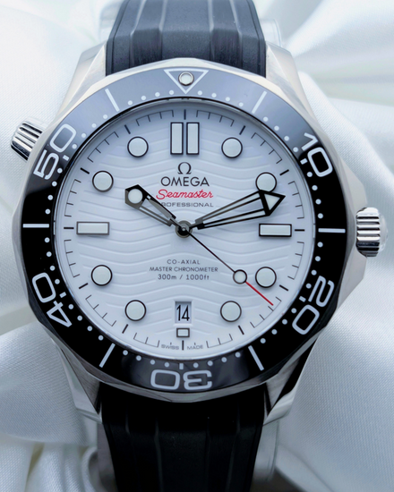 2023 Omega Seamaster Diver 300M 42MM White Dial Rubber Strap (210.32.42.20.04.001)