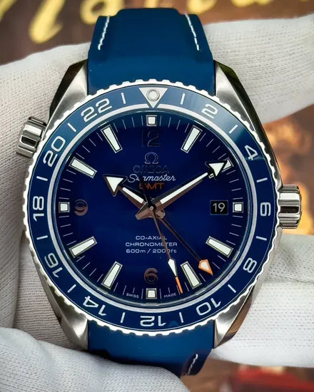 2020 Omega Seamaster Planet Ocean 600M GMT 43.5MM Blue Dial Rubber Strap (232.92.44.22.03.001)