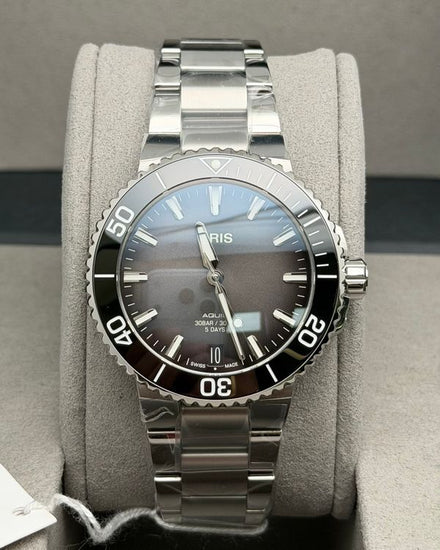 2026 Oris Aquis Date Calibre 400 41.5MM Grey Dial Steel Bracelet (01 400 7769 4154-07 8 22 09PEB)