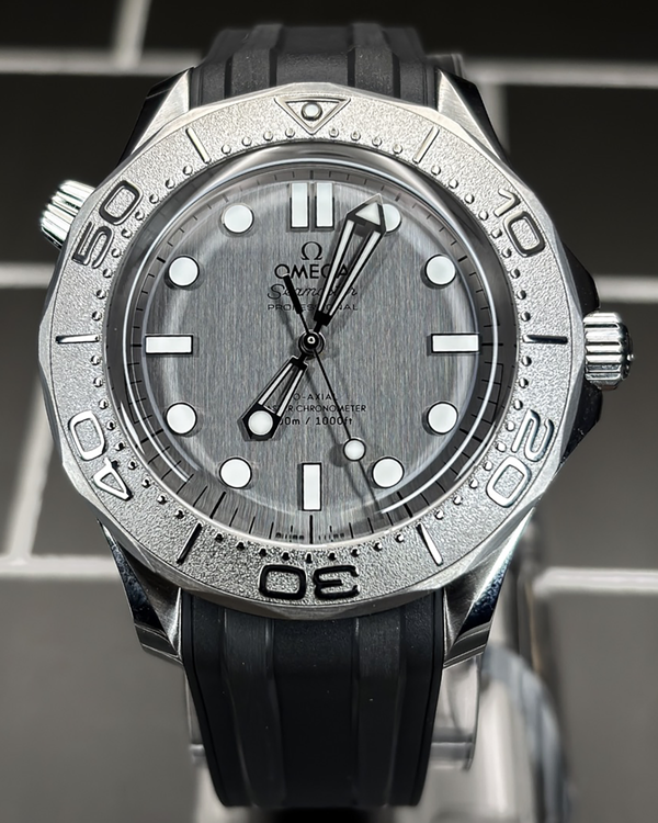 2025 Omega Seamaster Diver 300M 42MM Grey Dial Rubber Strap (210.32.42.20.06.002)