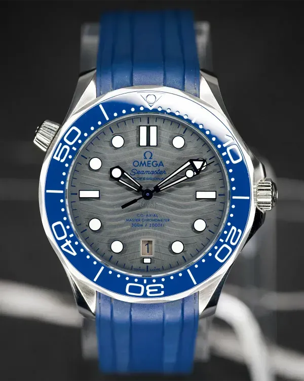 No Reserve - 2022 Omega Seamaster Diver 300M 42MM Grey Dial Rubber Strap (210.32.42.20.06.001)