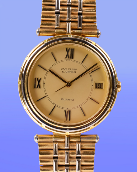No Reserve - 1985 Van Cleef & Arpels Classique 33.5MM Quartz Champagne Dial Yellow Gold Bracelet (17103)