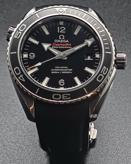 2015 Omega Seamaster Planet Ocean 600M 45.5MM Black Dial Rubber Strap (232.30.46.21.01.001)