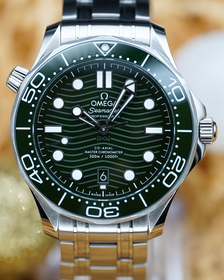 No Reserve - 2026 Omega Seamaster Diver 300M "Seaweed" 42MM Green Dial Steel Bracelet (210.30.42.20.10.001)