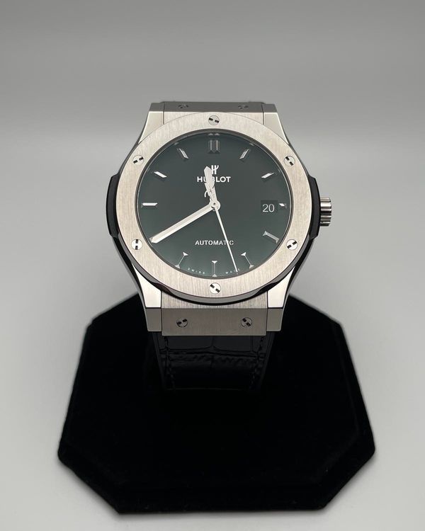 2022 Hublot Classic Fusion 45MM Black Dial Leather Strap (511.NX.1171.LR)