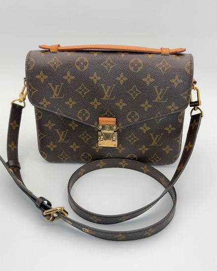 No Reserve - 2016 Louis Vuitton Bag Pochette Métis Monogram Canvas 9.8 x 7.5 x 2.8IN Canvas Gold-Tone Hardware Leather Strap (Pochette)