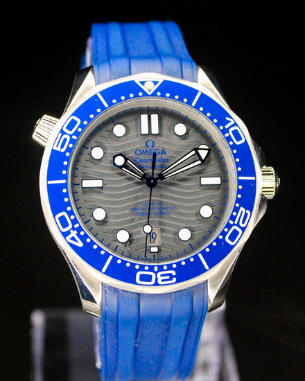 2021 Omega Seamaster Diver 300M 42MM Grey Dial Rubber Strap (210.32.42.20.06.001)