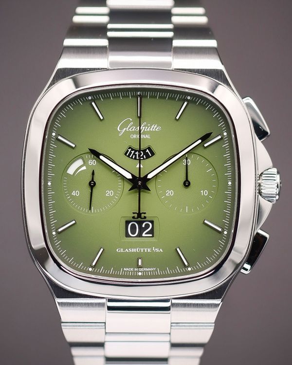 2025 Glashütte Original Seventies Panorama Date 40MM Green Dial Steel Bracelet (1-37-02-09-02-70)