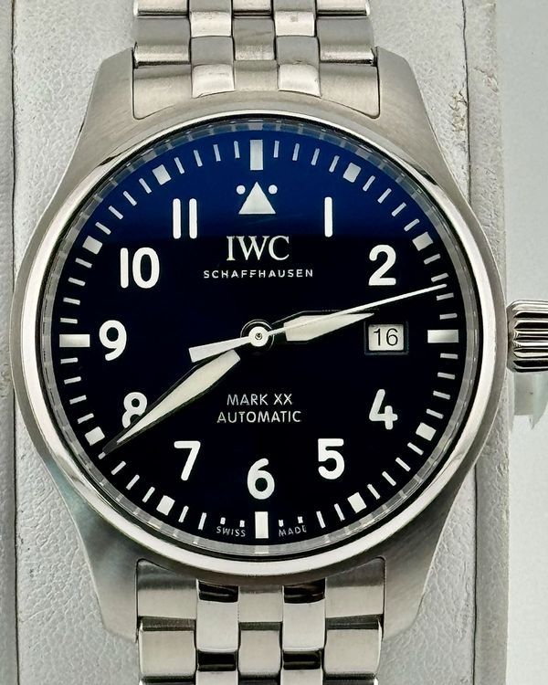 No Reserve - IWC Schaffhausen Pilot (IW328204)