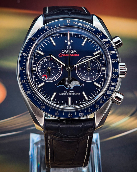 2021 Omega Speedmaster Moonphase 44.25MM Blue Dial Leather Strap (304.33.44.52.03.001)